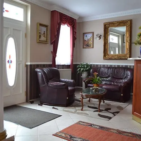 Rq Boutique & Unique Hotel 4*