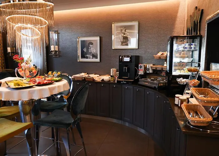 Rq Boutique & Unique 4* Győr